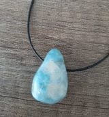 Obesek larimar